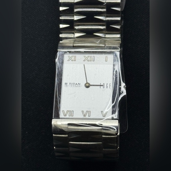 Titan Edge White Dial Analog Stainless Steel Strap Watch SLIMMEST OF THE WORLD - Picture 1 of 5